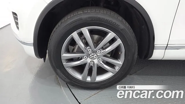 Volkswagen Touareg 2016 thumb 5