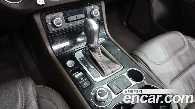 Volkswagen Touareg 2016 thumb 9