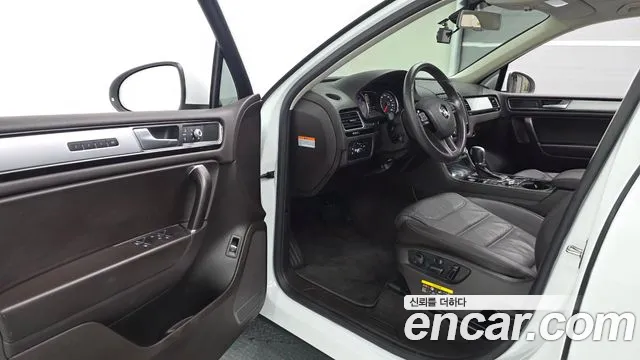 Volkswagen Touareg 2016 thumb 10