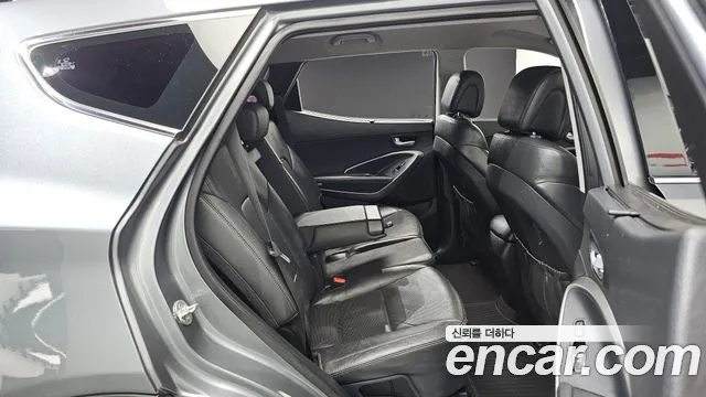 Hyundai Santa Fe 2017 thumb 11