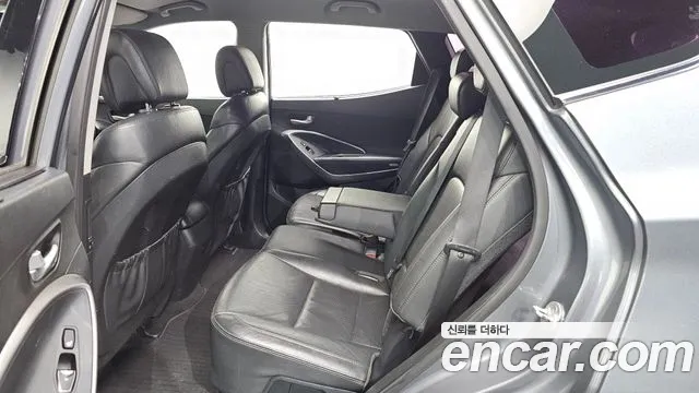 Hyundai Santa Fe 2017 thumb 12