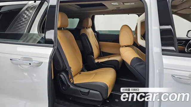Kia Carnival 2023 thumb 12