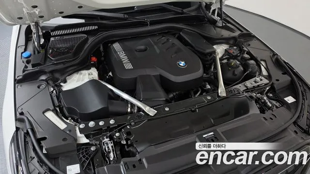 BMW 5-Series 2025 thumb 6