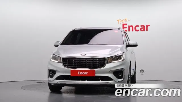 Kia Carnival 2018 thumb 3