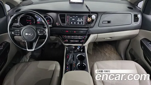 Kia Carnival 2018 thumb 7