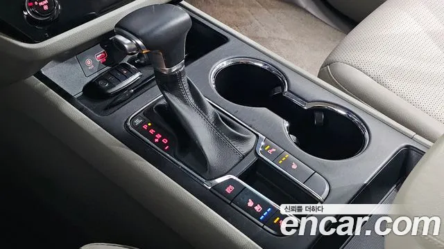 Kia Carnival 2018 thumb 9