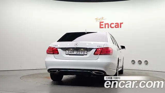 Mercedes-Benz E-Класс 2013 thumb 4