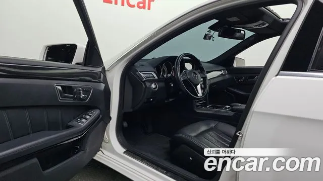 Mercedes-Benz E-Класс 2013 thumb 10