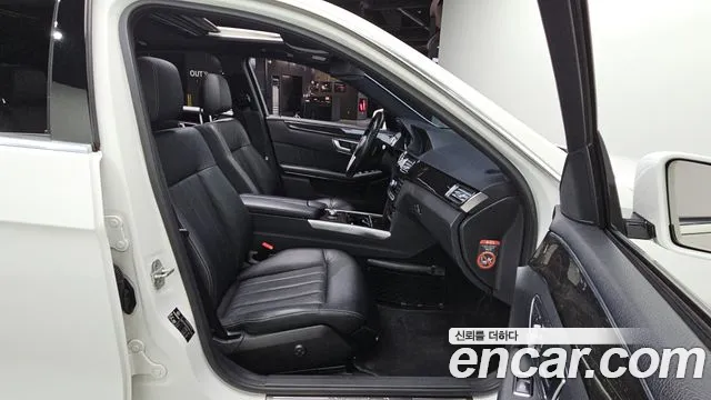 Mercedes-Benz E-Класс 2013 thumb 12
