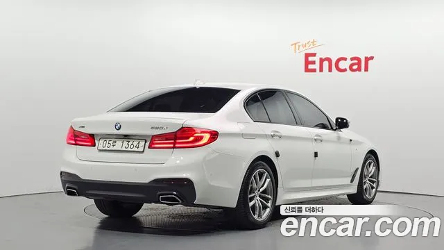BMW 5-Series 2017 thumb 2