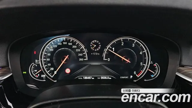 BMW 5-Series 2017 thumb 8
