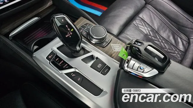 BMW 5-Series 2017 thumb 9