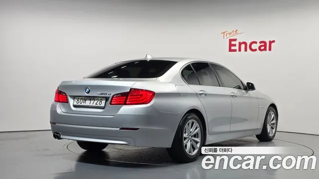 BMW 5-Series 2012 thumb 2