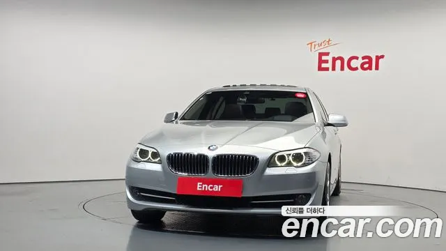 BMW 5-Series 2012 thumb 3