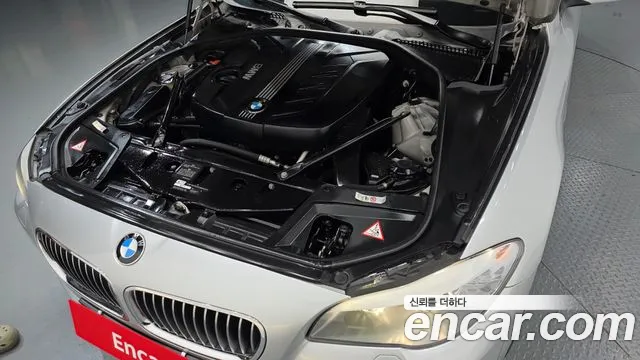 BMW 5-Series 2012 thumb 6