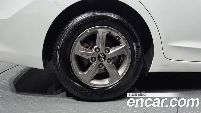 Hyundai Avante 2016 thumb 5