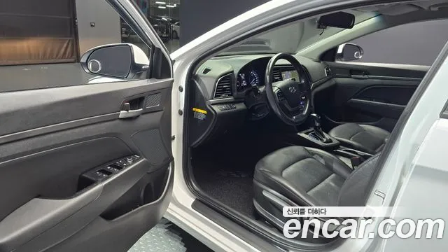 Hyundai Avante 2016 thumb 10