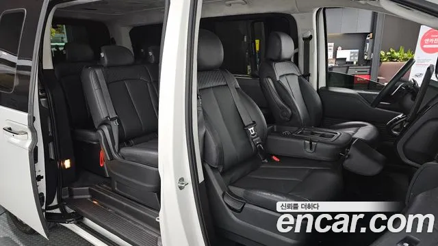 Hyundai Staria 2022 thumb 10