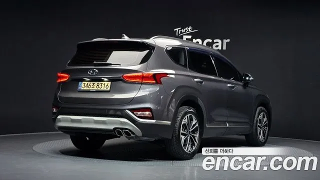 Hyundai Santa Fe 2018 thumb 2