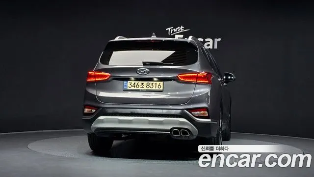 Hyundai Santa Fe 2018 thumb 4