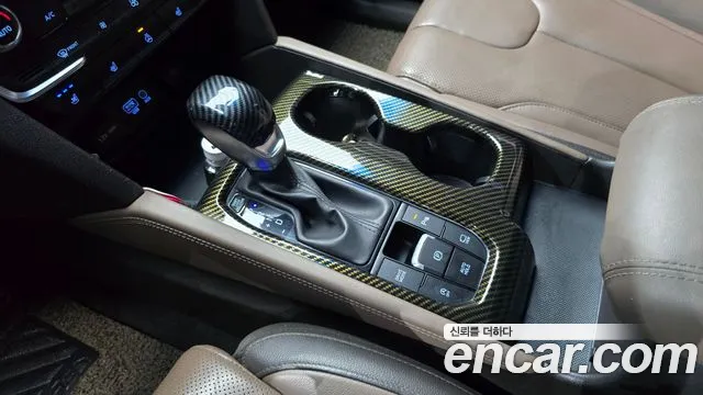 Hyundai Santa Fe 2018 thumb 9