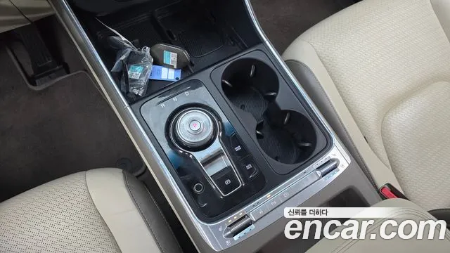 Kia Carnival 2023 thumb 9