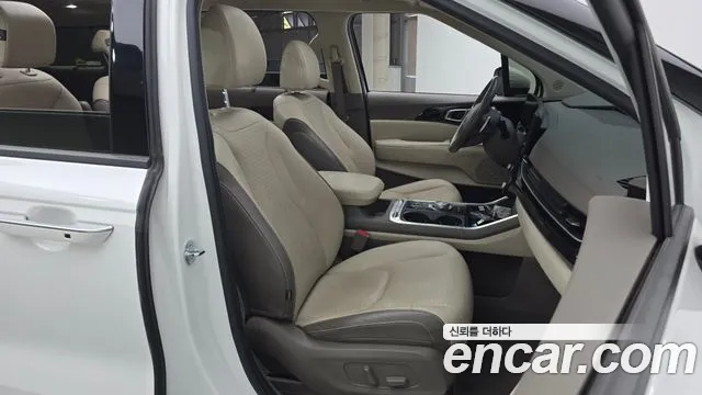 Kia Carnival 2023 thumb 10