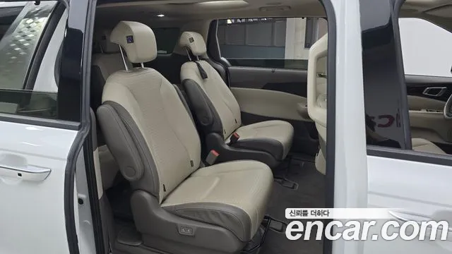 Kia Carnival 2023 thumb 12