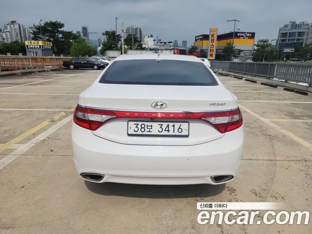 Hyundai Grandeur 2013 thumb 4