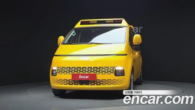 Hyundai Staria 2025 thumb 3