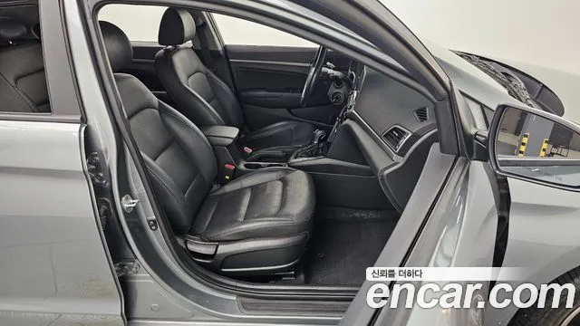 Hyundai Avante 2016 thumb 10