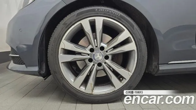Mercedes-Benz E-Класс 2015 thumb 5
