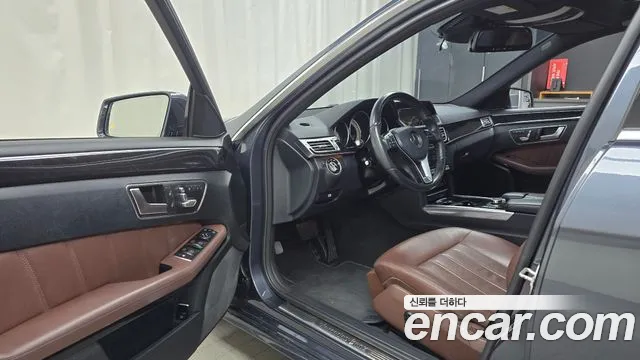 Mercedes-Benz E-Класс 2015 thumb 10