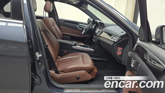 Mercedes-Benz E-Класс 2015 thumb 11