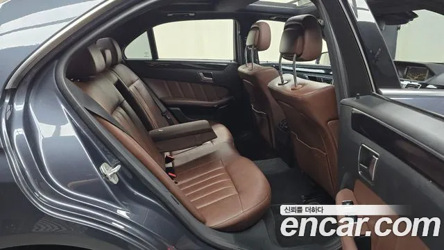Mercedes-Benz E-Класс 2015 thumb 12