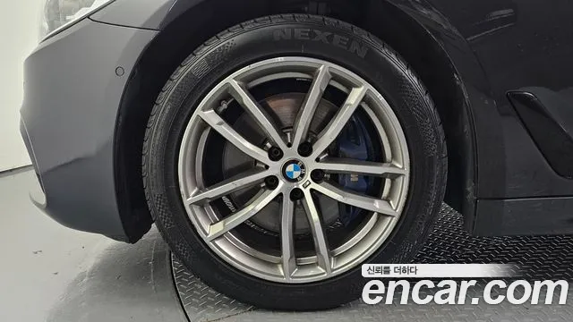 BMW 5-Series 2017 thumb 5