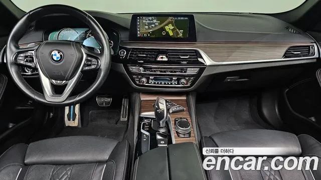 BMW 5-Series 2017 thumb 7