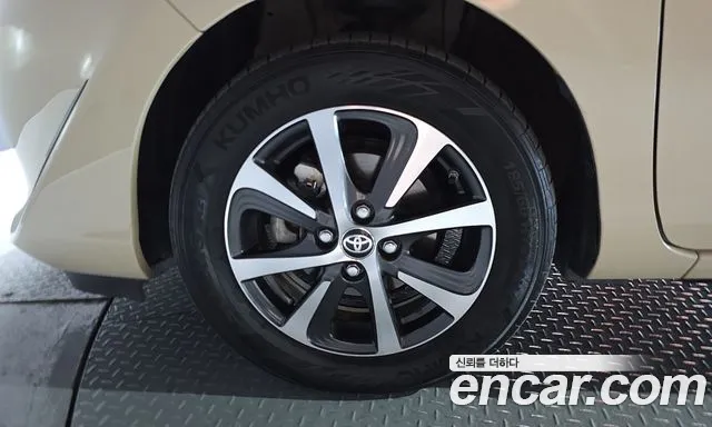 Toyota Prius 2019 thumb 4