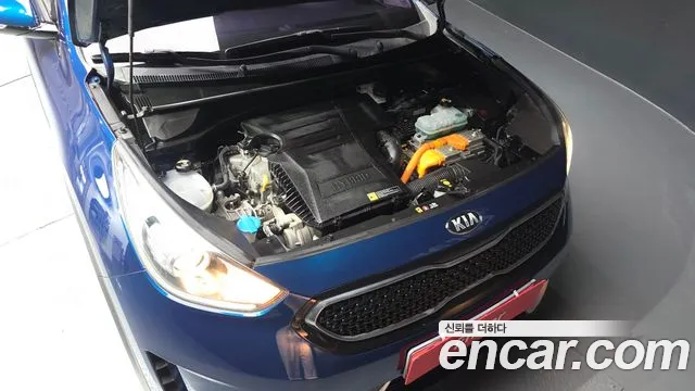 Kia Niro 2018 thumb 6