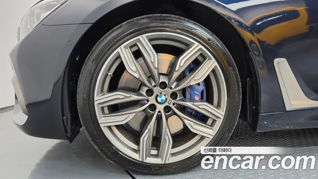 BMW 7-Series 2018 thumb 5