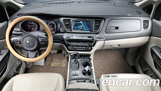 Kia Carnival 2014 thumb 7