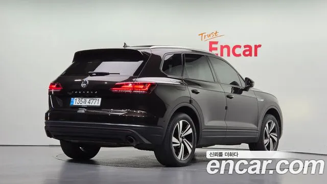 Volkswagen Touareg 2020 thumb 2