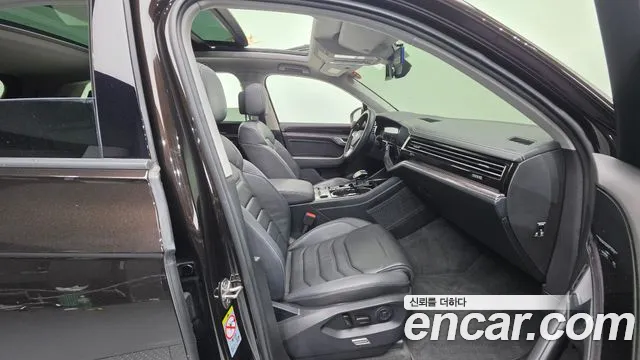 Volkswagen Touareg 2020 thumb 10