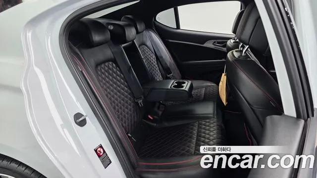 Genesis G70 2018 thumb 10