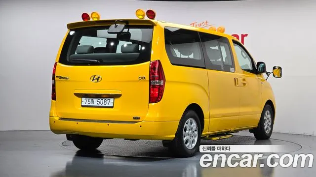 Hyundai Starex 2013 thumb 2