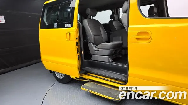Hyundai Starex 2013 thumb 11