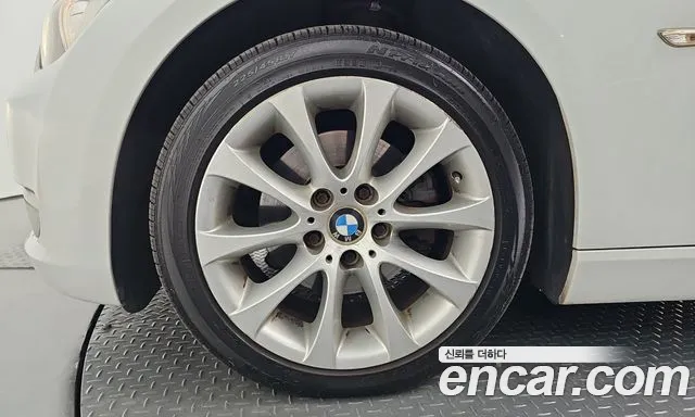 BMW 3-Series 2007 thumb 4