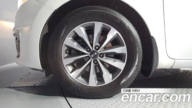 Kia Carnival 2014 thumb 5