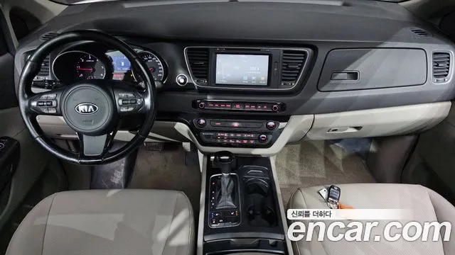 Kia Carnival 2014 thumb 7