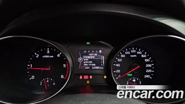 Kia Carnival 2014 thumb 8